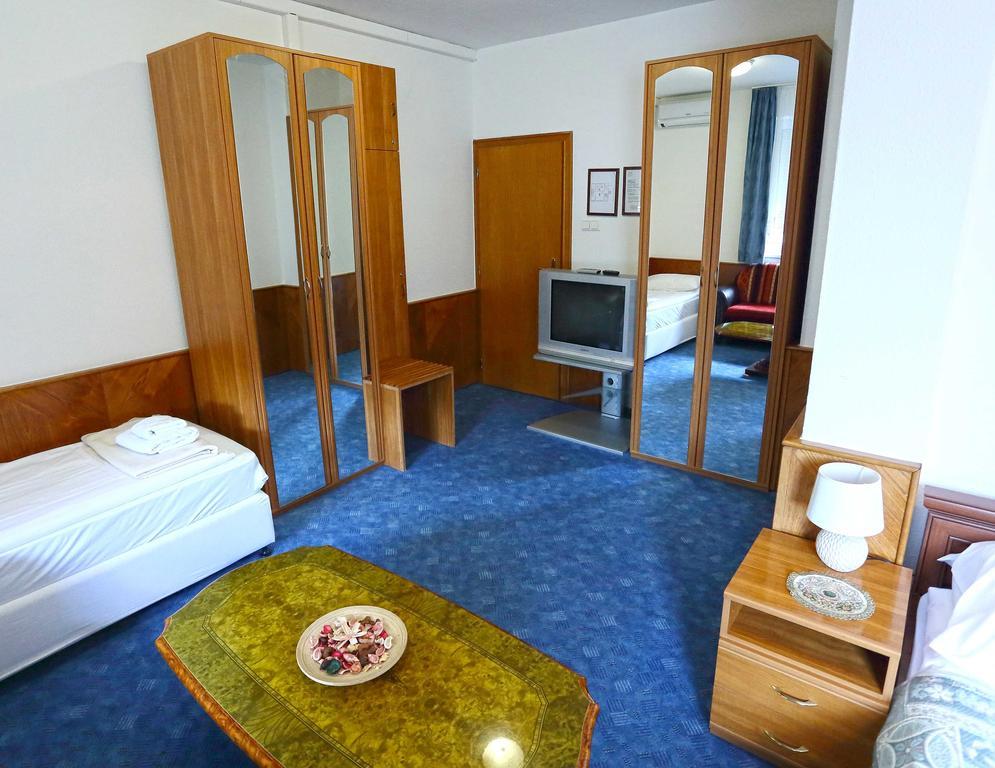 Hotel Wesselényi Győr Extérieur photo